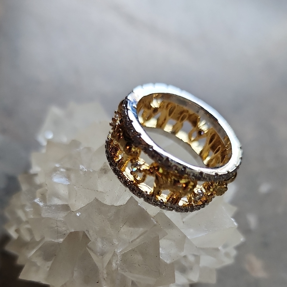 Elegant Gold and Silver Elephant Ring - Picture 10 of 16